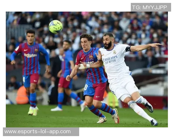 炫技绿茵舞动激情全球足球巨星巅峰技巧表演秀