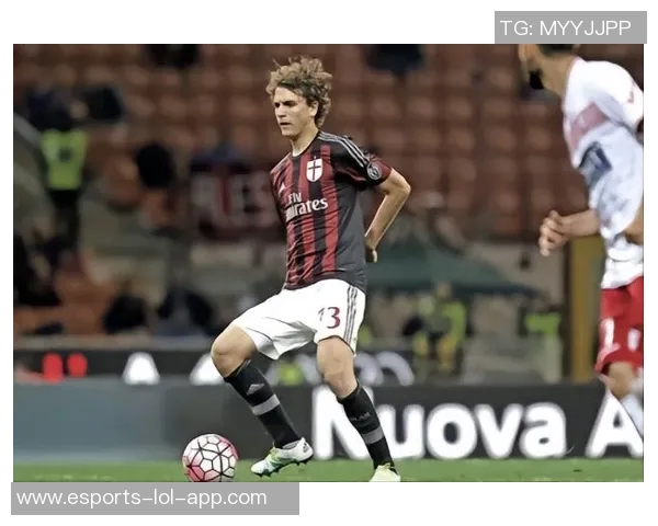 建设银行AC米兰足球卡球星版限量发售助力球迷梦想成真